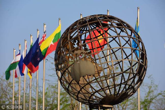 我們回顧了博鰲亞洲論壇十八年上百個主題，發(fā)現(xiàn)……