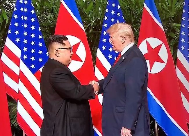 朝美領(lǐng)導(dǎo)人首次會晤在新加坡舉行