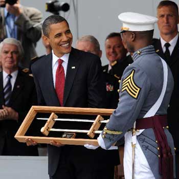 奧巴馬出席西點軍校畢業典禮發表演講