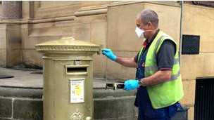 金色郵筒遭破壞 殘奧紀念郵票引不滿