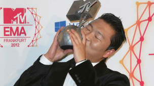 爆紅“鳥叔”:為國家代言壓力巨大