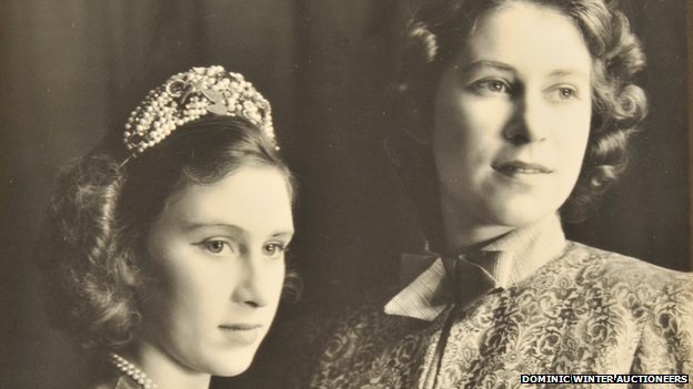 英女王少女時代舞臺劇罕見照片曝光