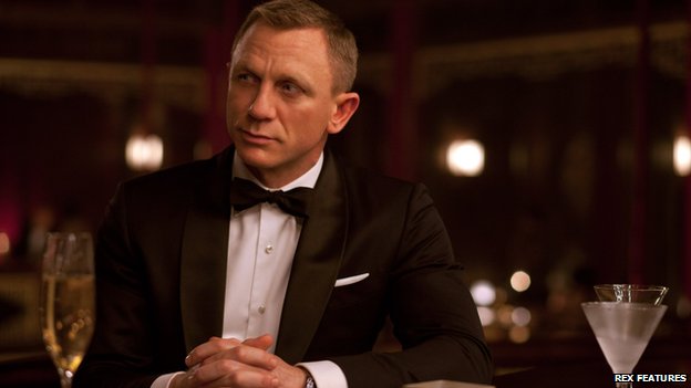 英國醫生“揭丑”神探007