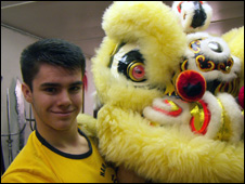 Lion Dancers 英國舞獅少年