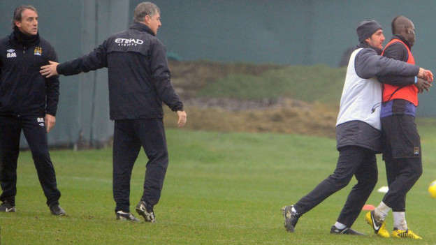 曼奇尼巴神火爆沖突 多方評論