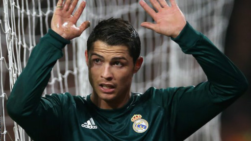 曼聯(lián)歐冠止步 爭議染紅引各方爭論