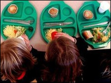 自民黨教育政策主攻貧困家庭