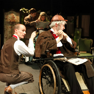 留英訪談:從學醫藥到導演荒誕劇