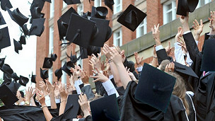 全英學聯:外國學生被用作政治足球