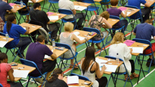 英國政府放松大學招生名額限制