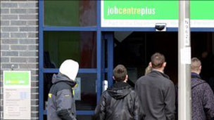 英國無業青年擔憂電腦技能