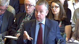 英百名專家聯名批評新教育大綱