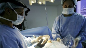 留英解析:英免費醫療或對留學生說不