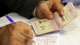 留英解析：沒有護照的囧困生活