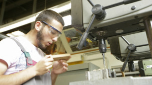 英國商界：傳統(tǒng)學(xué)位難滿足技能需求