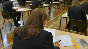 英國中學(xué)會考GCSE成績揭曉