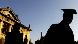 改變傳統 英大學試驗新畢業成績制度