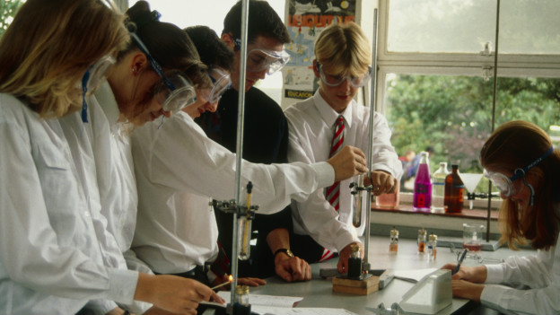 匱乏工程師 英國(guó)復(fù)蘇不給力