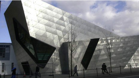 倫敦都市大學153人簽證被吊銷