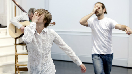 留英訪談:新戲營造愛與虛無的空間