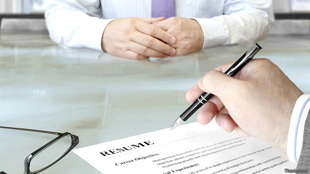 求職易？英國雇主大多不看文憑證明