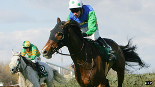 Trying your luck 試試你的運氣