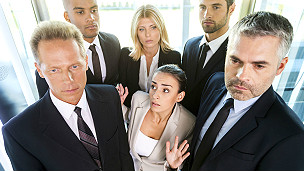 Top floor, please! 你會電梯游說嗎?