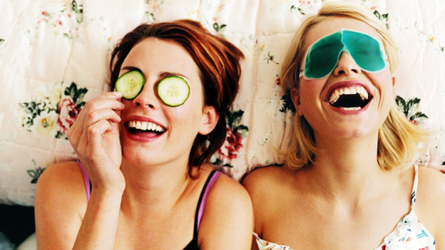 To hit it off (with someone) 一見如故