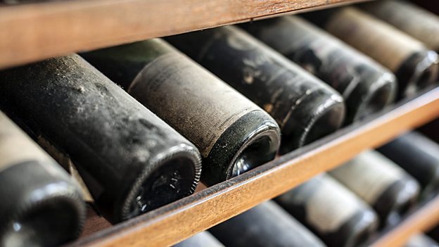 Pay through the nose for something 出高價，花大價錢