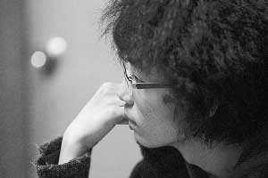 大學生曠課招來冷水 憋氣毆打老師