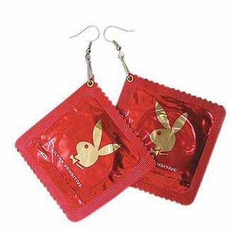 研究生賣(mài)安全套被罵惡心 生意慘淡