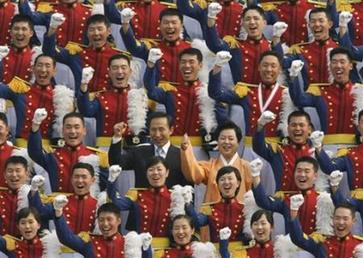 畢業典禮也“瘋狂”