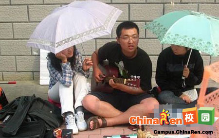 大學生跳蚤市場壯觀景象