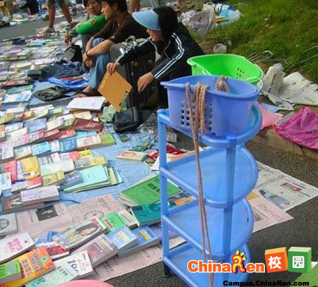 大學生跳蚤市場壯觀景象
