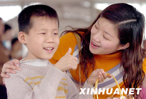 手拉手，我們做朋友