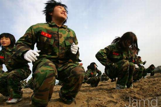 實拍韓國少男少女軍訓