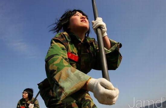 實拍韓國少男少女軍訓
