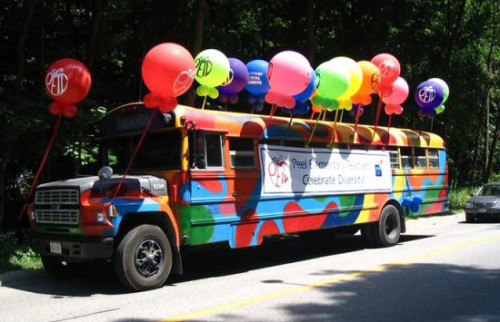 國外街頭千奇百怪的學生車