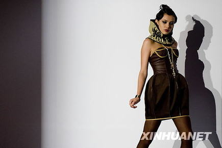 香港舉行高校畢業生時裝作品展