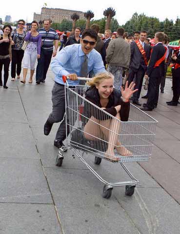 俄羅斯中學生畢業禮組圖