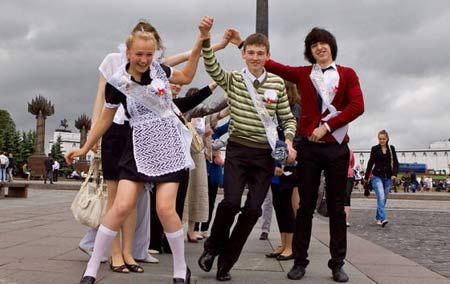 俄羅斯中學生畢業禮組圖