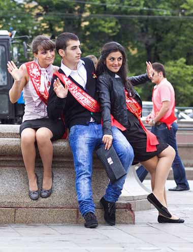 俄羅斯中學生畢業禮組圖