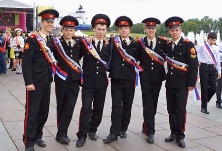 俄羅斯中學生畢業禮組圖