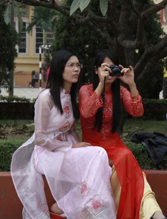 越南女生畢業照
