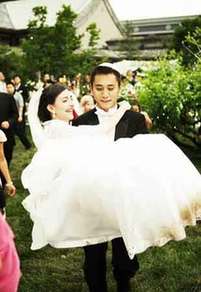 明星要不要公開婚事？