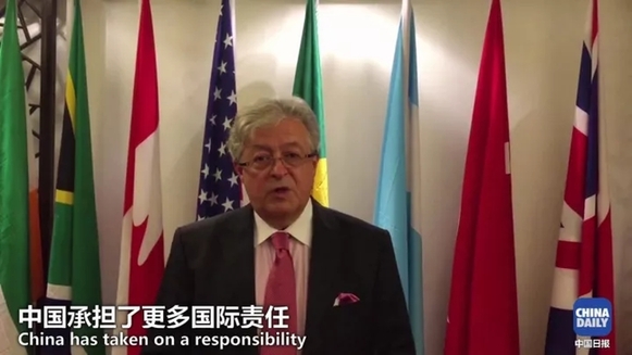 萌娃抱著地球儀,開始思考中國在世界上起了什么作用丨艾瑞克的小課堂