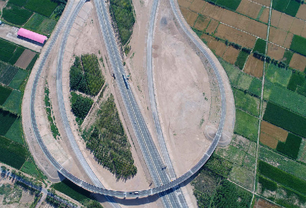 雙語盤點：十八大以來中國工程捷報頻傳