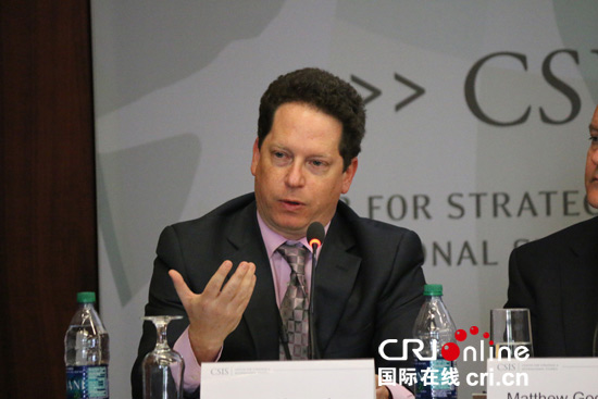 用三個(gè)詞形容中國(guó)，聽(tīng)聽(tīng)比爾•蓋茨、駱家輝怎么說(shuō)？