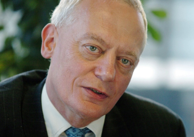 用三個(gè)詞形容中國(guó)，聽(tīng)聽(tīng)比爾•蓋茨、駱家輝怎么說(shuō)？