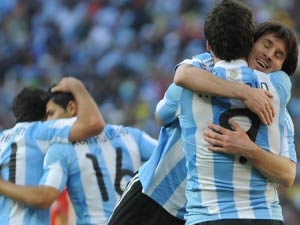 德阿之戰在即 章魚、海豚上演預測大比拼